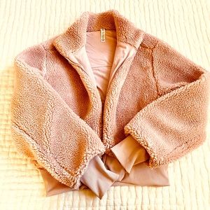 ALO Foxy Sherpa Jacket Size Small Color: Dusty Rose